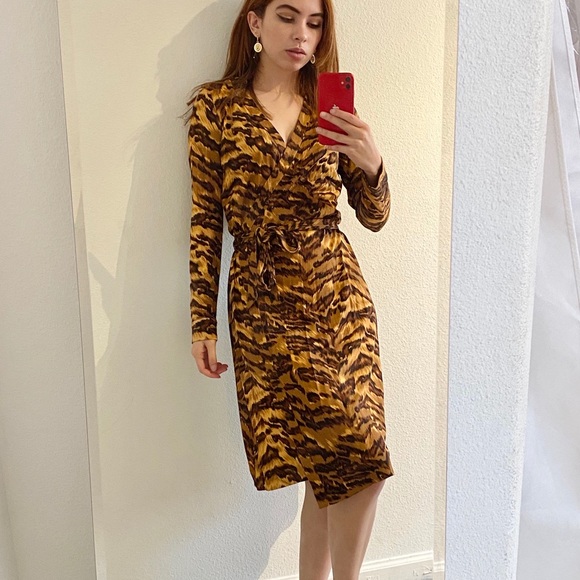 Diane Von Furstenberg Dresses & Skirts - Diane Von Furstenberg Jeanne Animal Wrap Dress 6